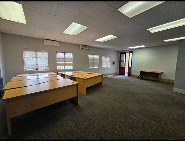 BUSINESS PROPERTY TO RENT IN DIE HOEWES